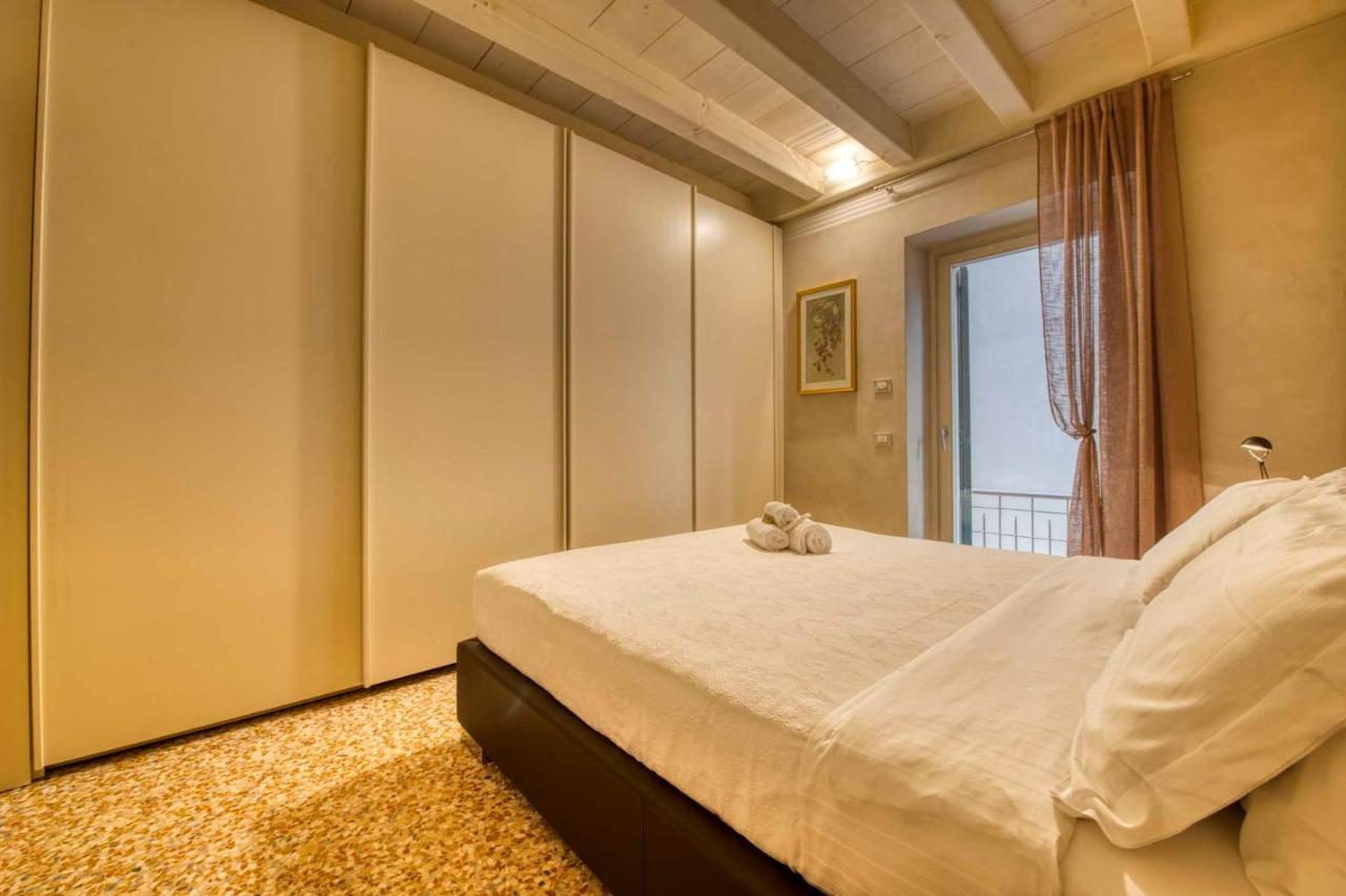 Apartmentsarena - Suite Mercatorum - Piazza Erbe Verona Luaran gambar
