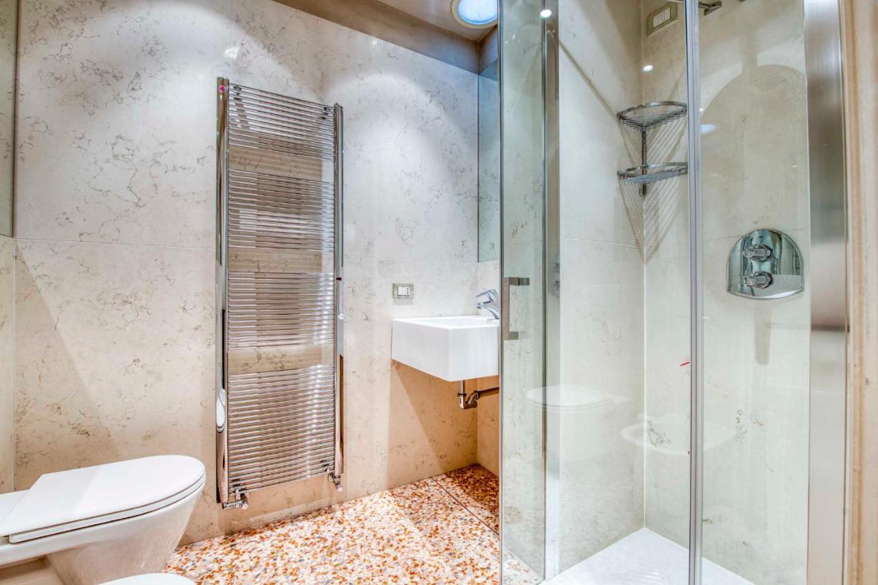 Apartmentsarena - Suite Mercatorum - Piazza Erbe Verona Luaran gambar
