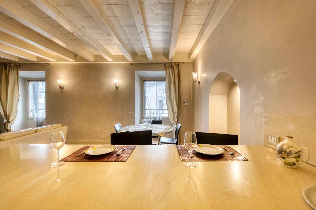 Apartmentsarena - Suite Mercatorum - Piazza Erbe Verona Luaran gambar