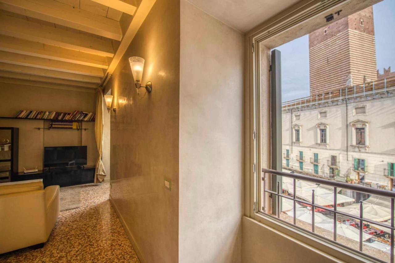 Apartmentsarena - Suite Mercatorum - Piazza Erbe Verona Luaran gambar