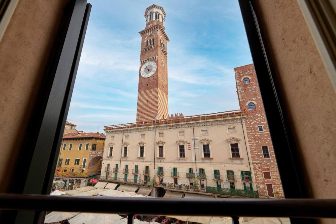 Apartmentsarena - Suite Mercatorum - Piazza Erbe Verona Luaran gambar